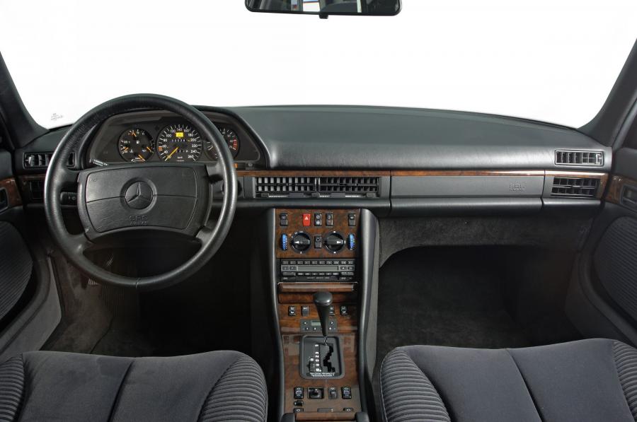  Mercedes-Benz S-Class 1980 года  (фото 31 из 37)